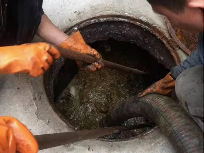 塘沽清理化粪池时如何避免沼气的危害?